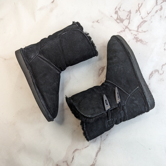 Bearpaw Boot Women US 6 EU 37 Black Shearling Fur Sheepskin Toggle Calf - Picture 12 of 12